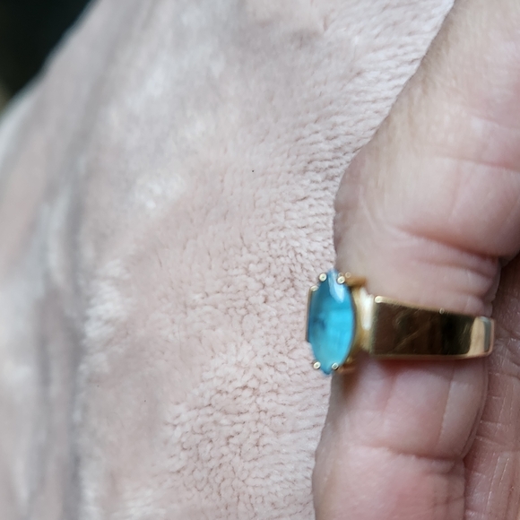 14kt Gold Aquamarine Ring - Picture 5 of 6